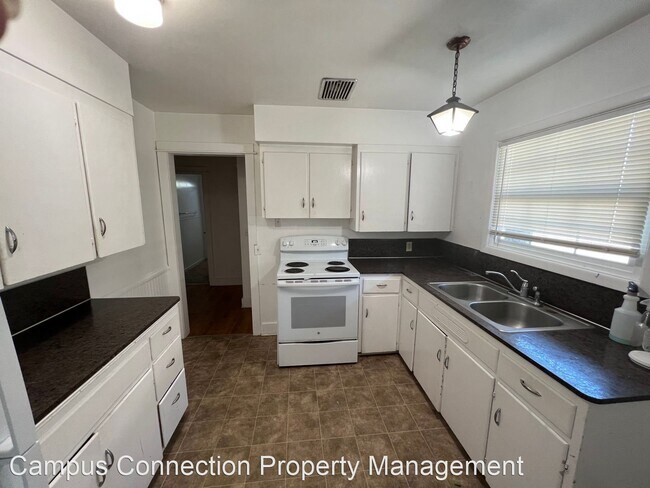Foto del edificio - 4 br, 2 bath House - 1490 Hilyard St