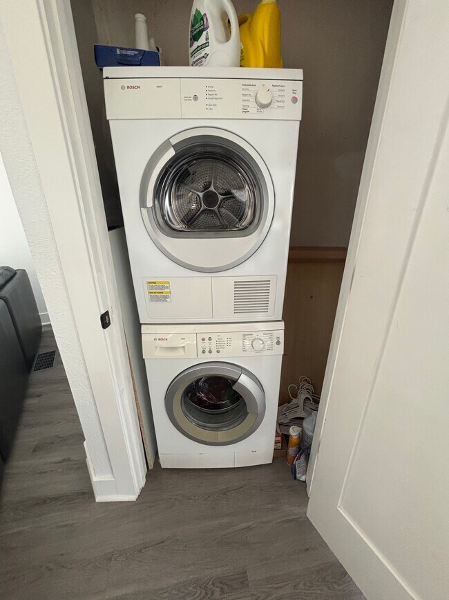 Building Photo - 12221 Boat Shell Dr