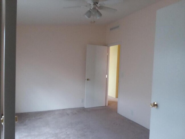 Building Photo - 10740 Geurts Lane