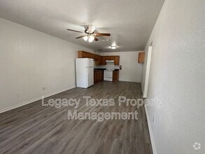 Building Photo - 404 N Anglin St