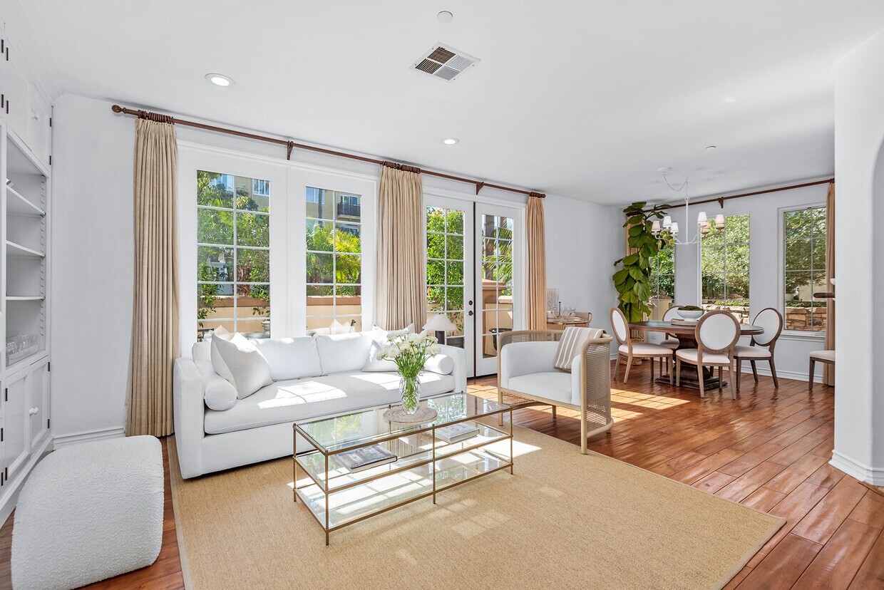 Primary Photo - 5935 Playa Vista Dr