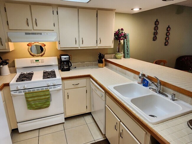 Foto del edificio - Furnished Pine Valley Condo Available for ...