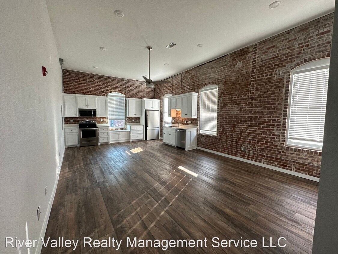 Primary Photo - 2 br, 1 bath House - 312 B West Suite B St...