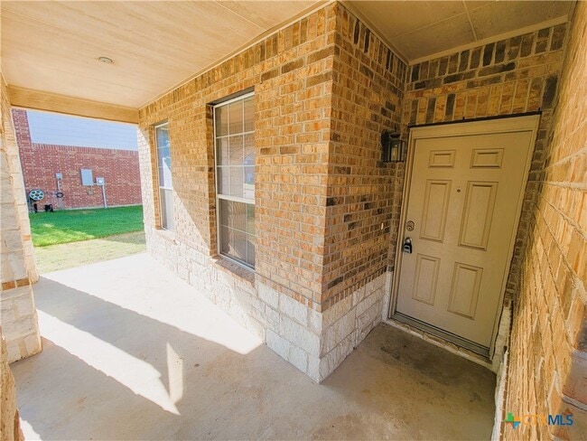 Building Photo - 610 Taurus Dr