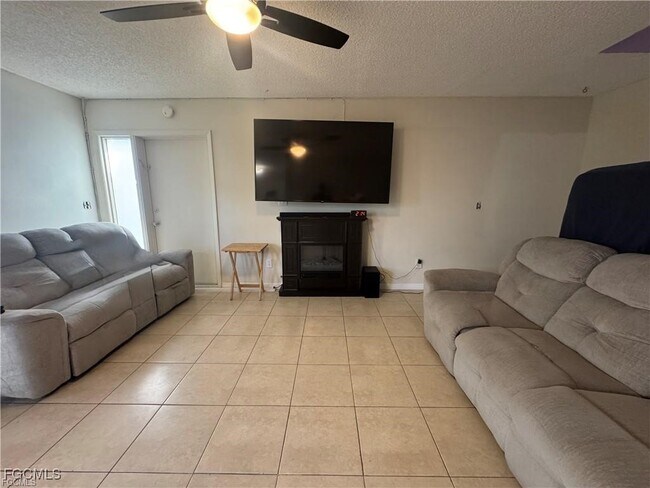Foto del edificio - 3375 New South Province Blvd