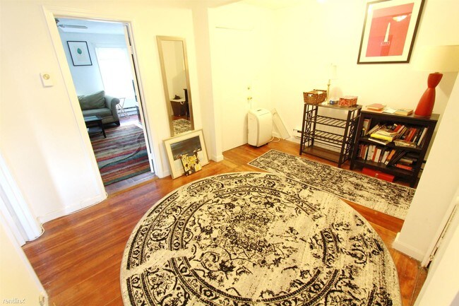 Building Photo - 2 br, 1 bath  - 602 Broadway # 3