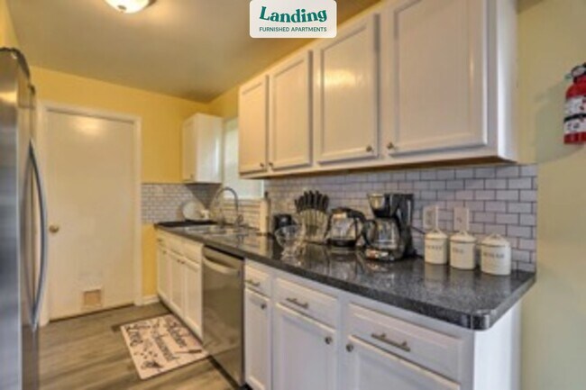 Building Photo - 8991 Newkirk Dr