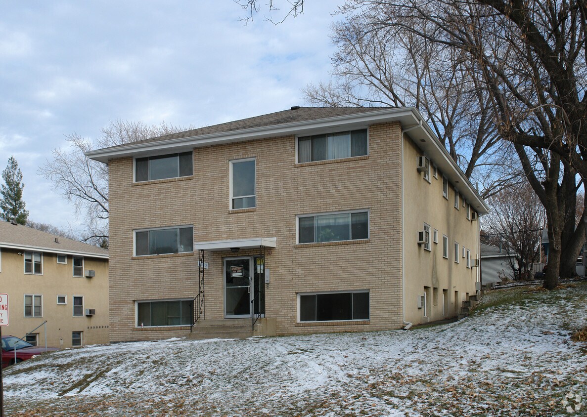 4643 University Ave NE, Columbia Heights, MN 55421 Apartments in