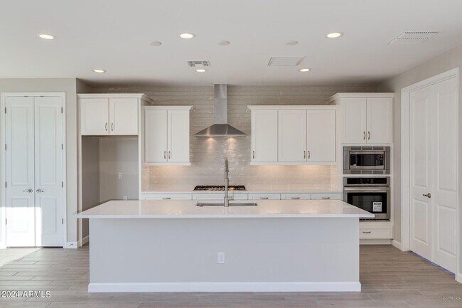 Foto del edificio - 24525 N 18th Wy