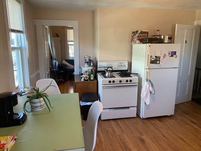 Building Photo - 17 Endicott Ave