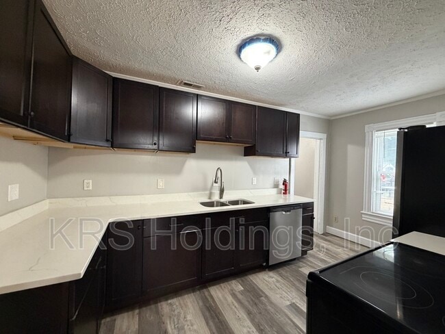 Building Photo - 1145 23rd St