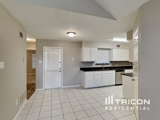 Building Photo - 426 Mara Ln