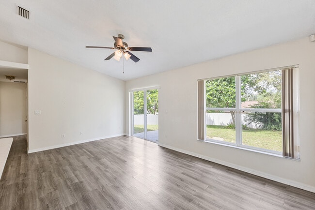 Building Photo - 13219 Pinyon Dr