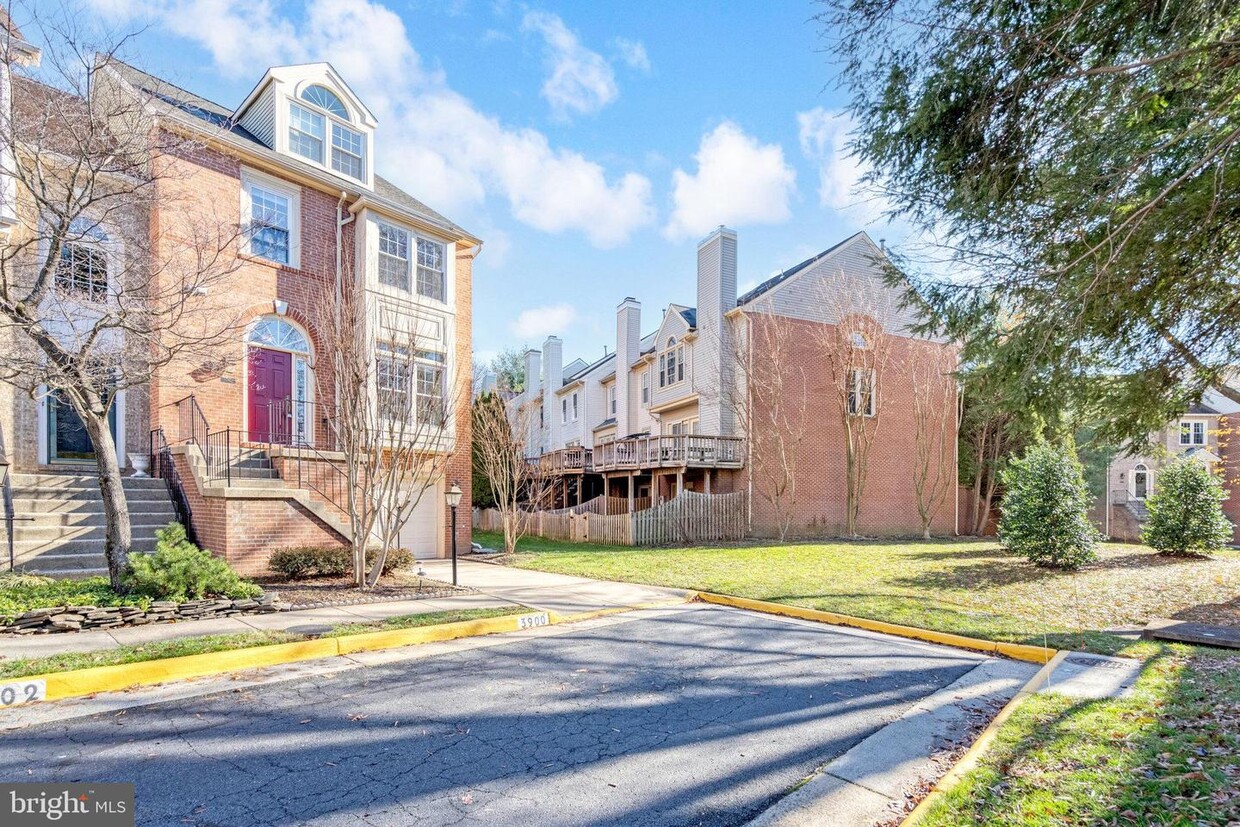 3900 Clares Ct, Fairfax, VA 22033 Townhome Rentals in Fairfax VA