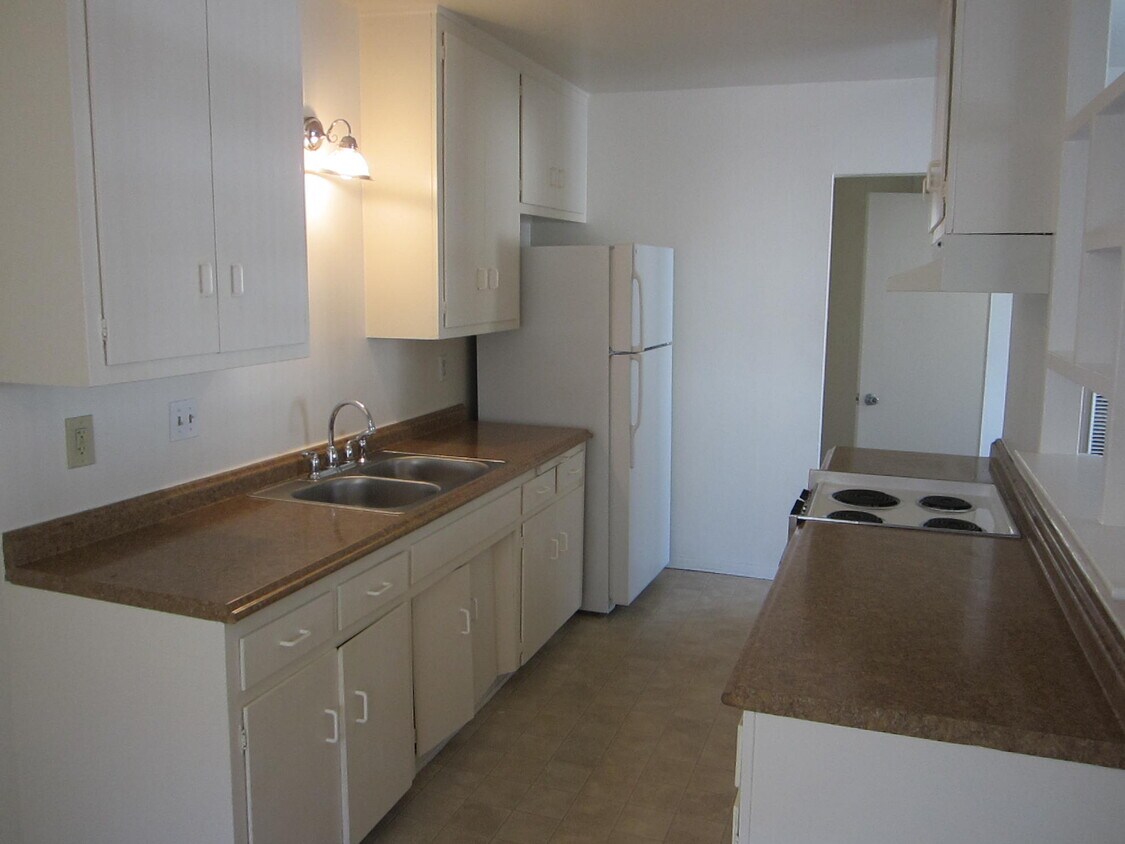Primary Photo - 6308 Milton Ave