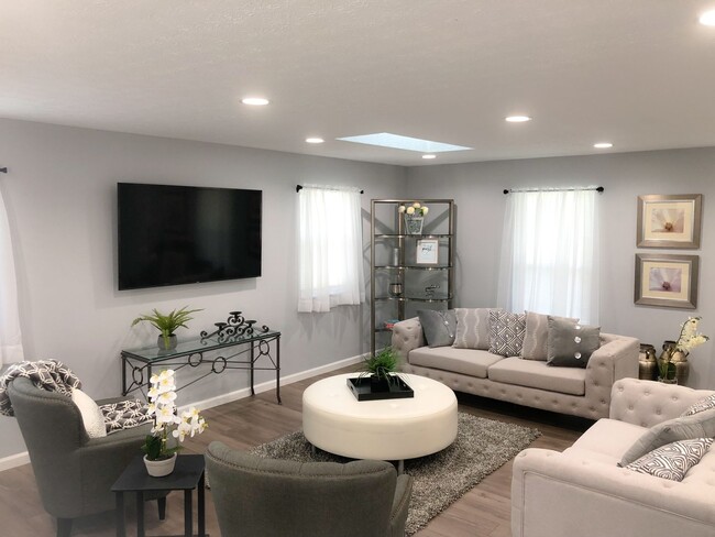 Photo - Fully Furnished Short-term rental Includes... House