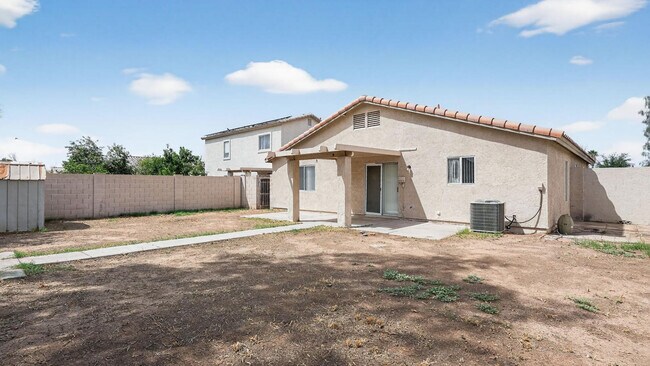 Foto del edificio - 7395 W San Miguel Ave