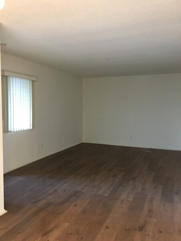 Unit 9 - 316 N Cedar St