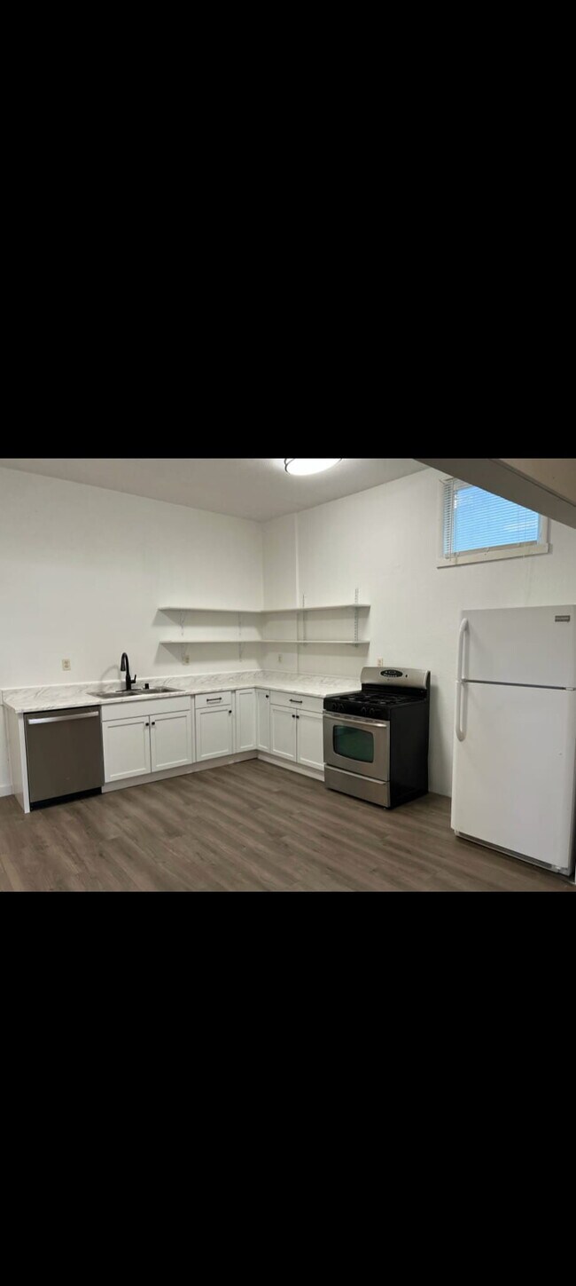 Foto del edificio - 132 E Main St