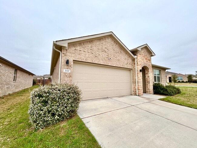 Building Photo - 2120 Alamo Heights Ave