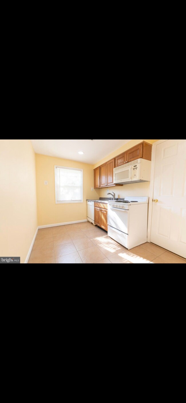 402 Avondale Rd, Dundalk, MD 21222 Townhome Rentals in Dundalk MD