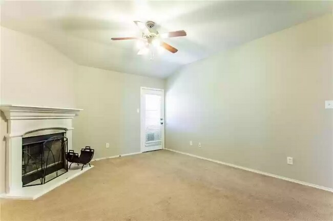 Building Photo - 10140 Salem Way