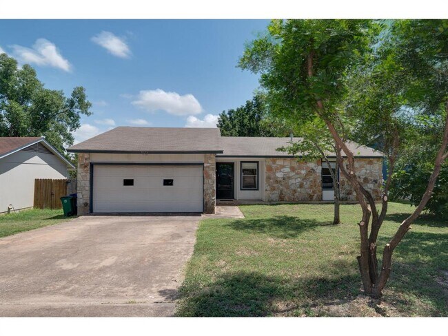 Building Photo - 7623 Scenic Brook Dr