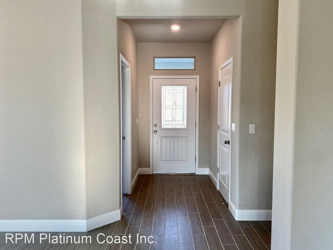 Foto del edificio - 4 br, 2 bath House - 265 N. Whittier Ave.