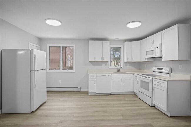 Foto del edificio - 164 Fruit Hill Ave