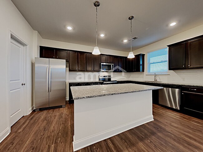 Building Photo - 144 Twin River Dr