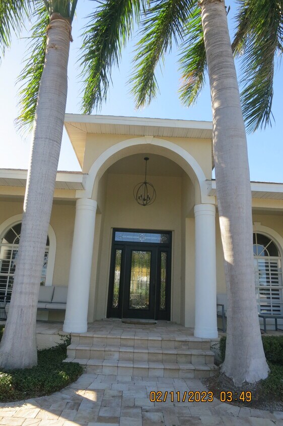 Primary Photo - 400 6th Ave N