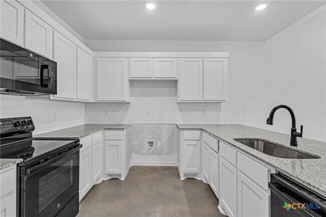 Foto del edificio - 905 Smoke Tree Ln