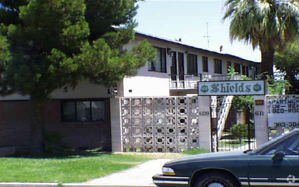 Foto del edificio - Shields Apartments