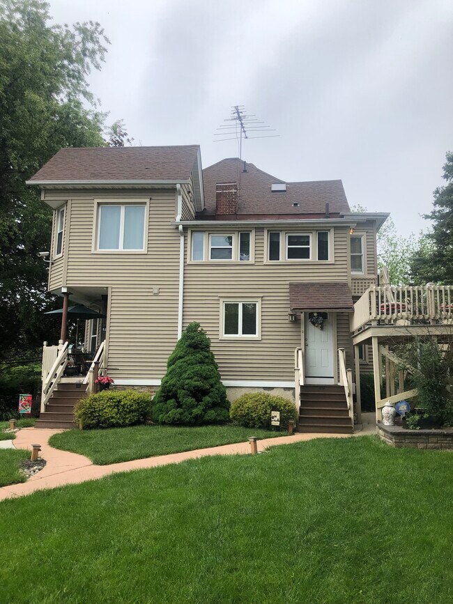 2306 Old Welsh Rd Unit 2nd Fl, Willow Grove, PA 19090 Apartments in