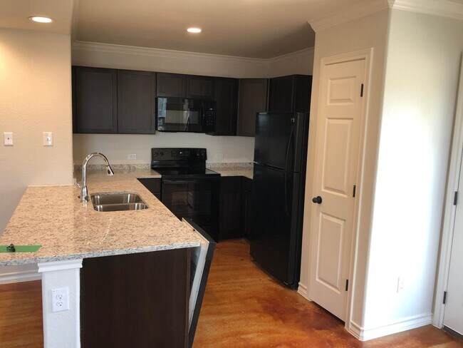 Foto del edificio - Town home for rent