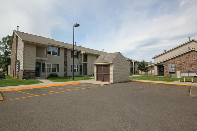 Building Photo - Warroad Townhomes