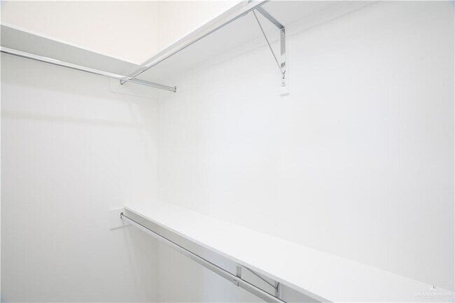 Foto del edificio - 18 S Xanthia St