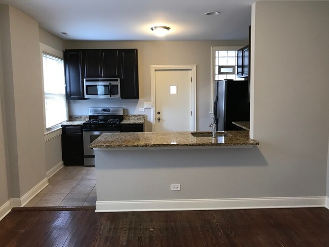 Foto del edificio - 4008 N Hamlin Ave