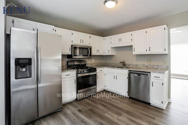 Foto del edificio - Now Available! 4 Bedroom 3 Bath!