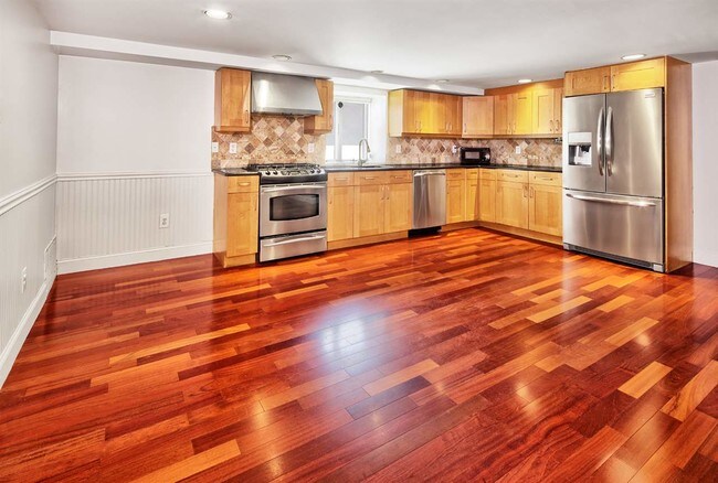 Foto del edificio - 344 Paterson Plank Rd
