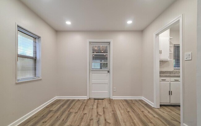 Building Photo - 154 Orchard Ave