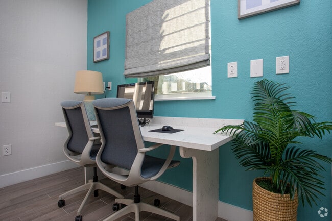 Centro de negocios - Eden's Edge Apartments