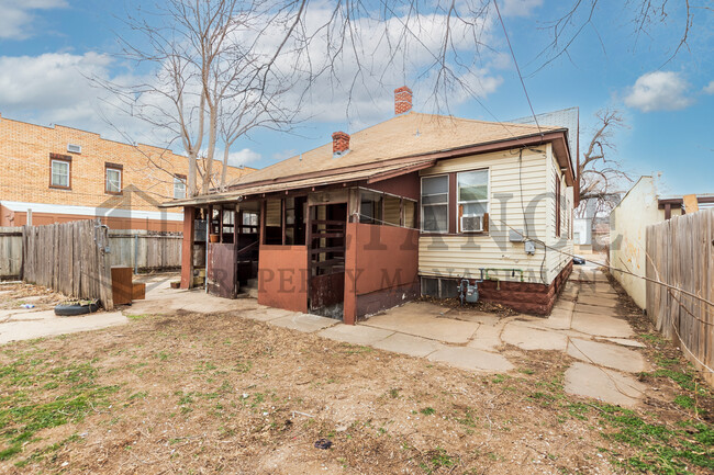 Building Photo - 1144 S Pattie St