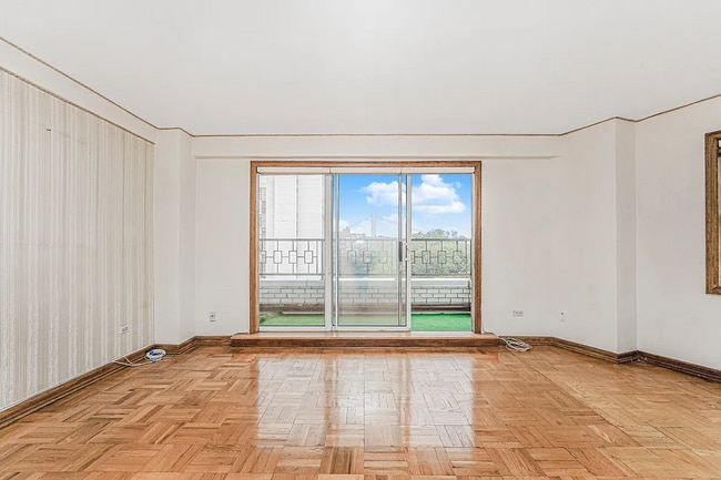 Building Photo - 8901 Shore Rd