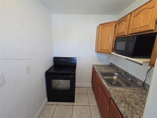 Foto del edificio - 535 NW 7th St