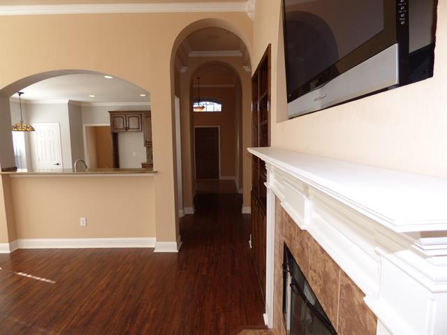 Building Photo - 1732 Meyerwood Ln S