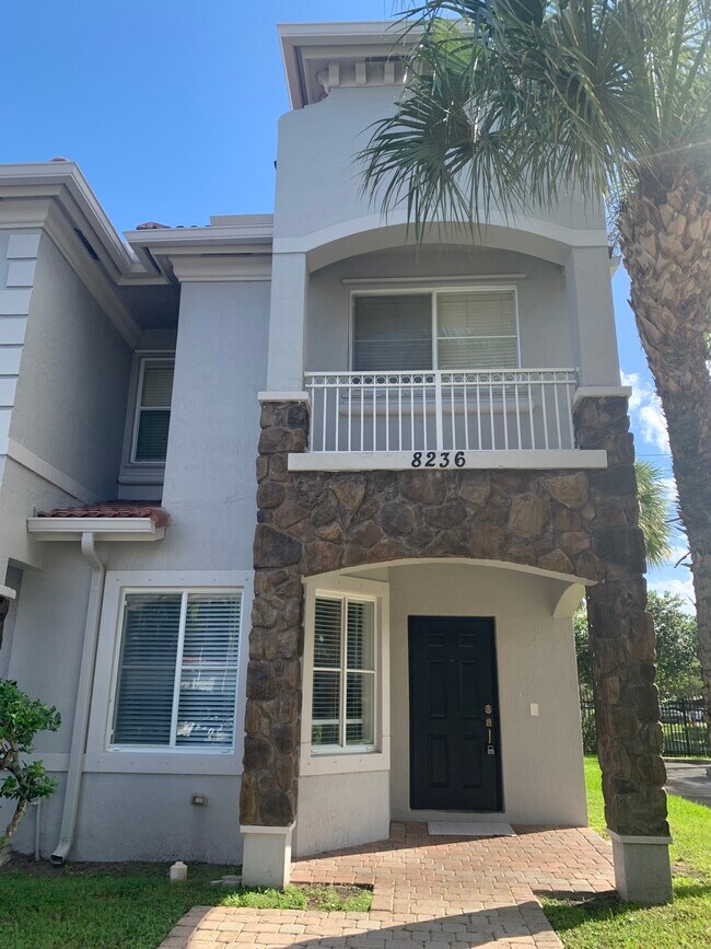 Building Photo - 8236 SW 29th St