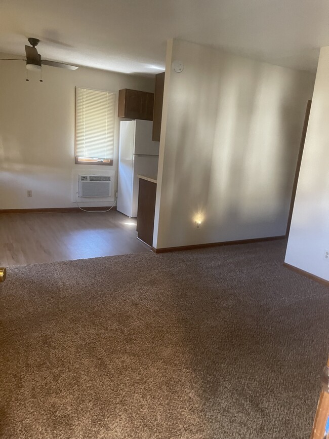 Living Area - 404 W Jackson St