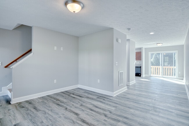Building Photo - 150 Twisted Oak Dr NW