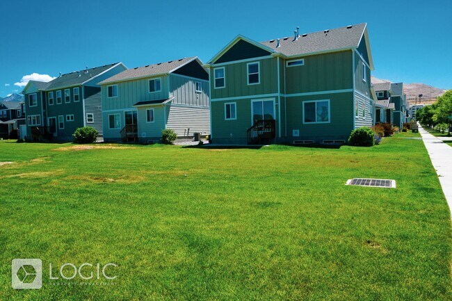 Building Photo - Gorgeous Home in Bluffdale!